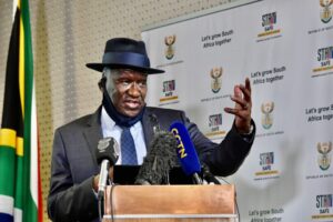 d3f0fd1c-bheki-cele-2-1024x681.jpg