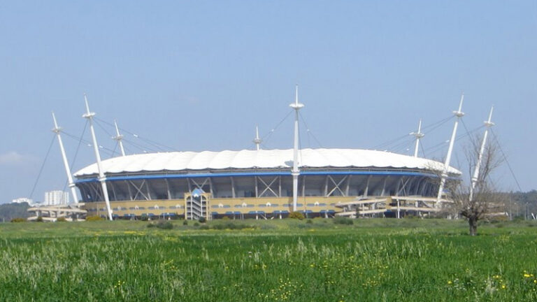 le_stade_de_rades_baptise_hamadi_aguerbi_1598101370.jpg