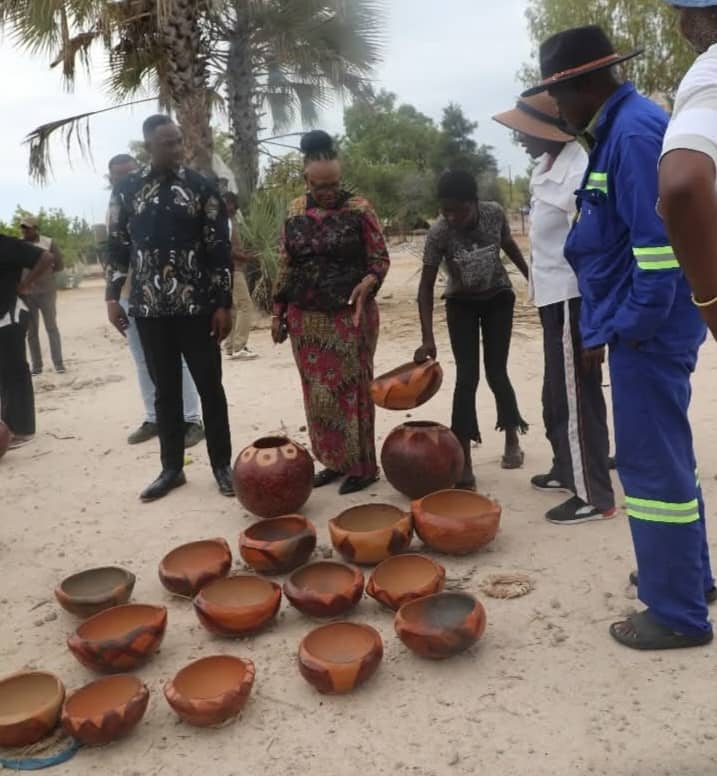 Ashipala-Musavyi-visits-womens-pottery-project1.jpeg